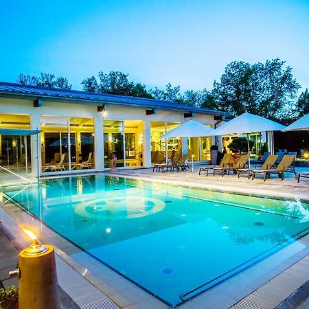 Thermenhotel Quellenhof Bad Fussing Bagian luar foto
