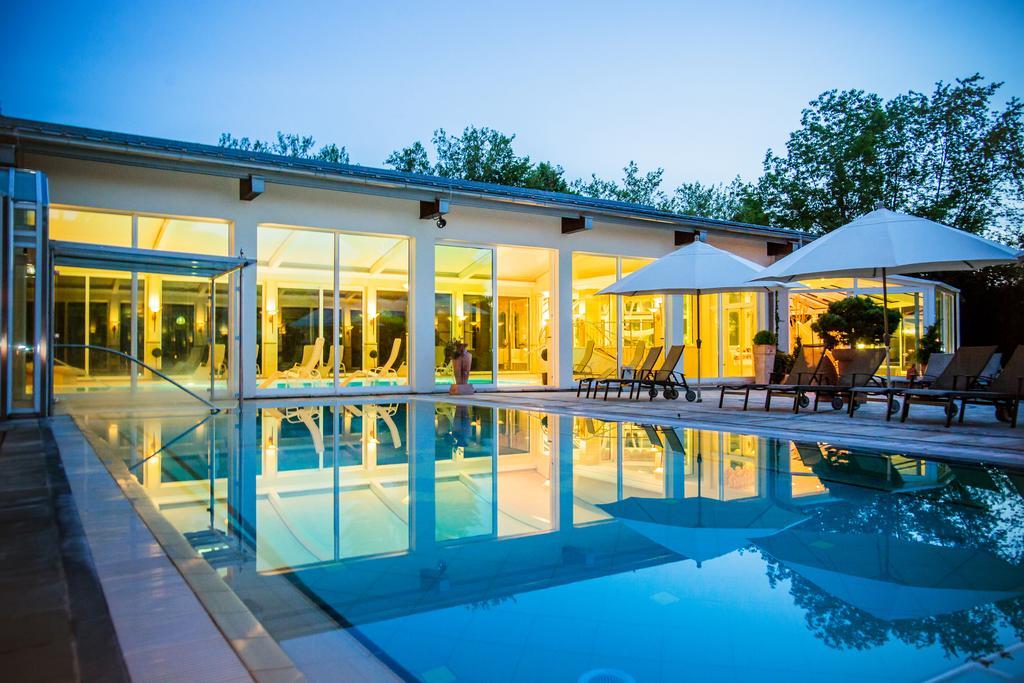 Thermenhotel Quellenhof Bad Fussing Bagian luar foto
