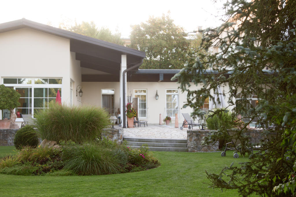 Thermenhotel Quellenhof Bad Fussing Bagian luar foto