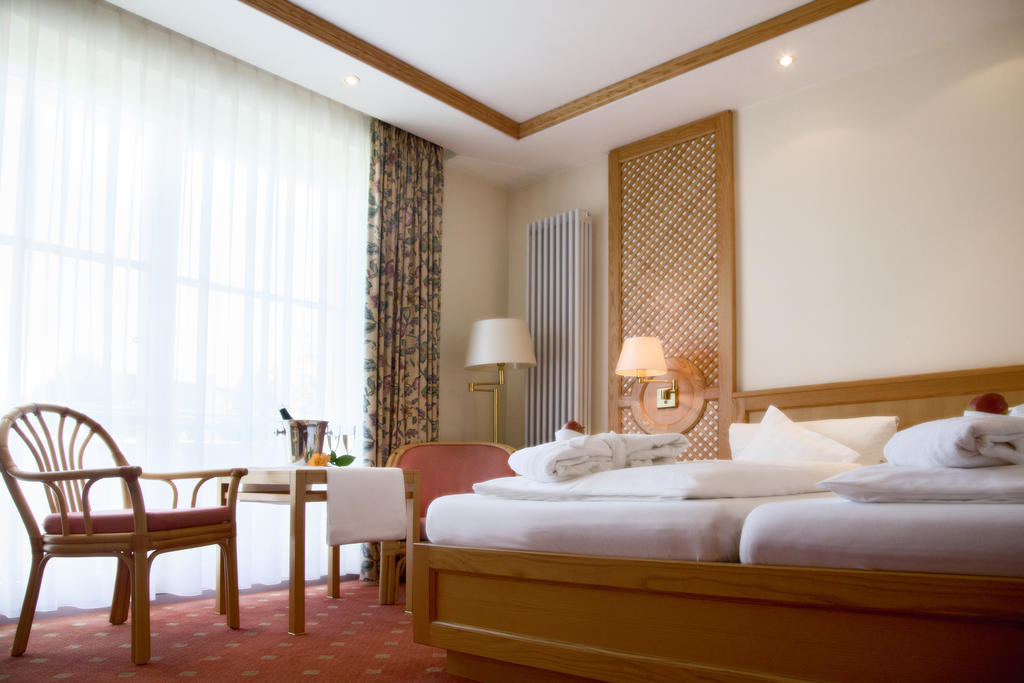 Thermenhotel Quellenhof Bad Fussing Ruang foto
