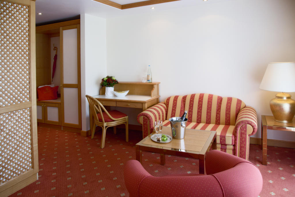 Thermenhotel Quellenhof Bad Fussing Ruang foto