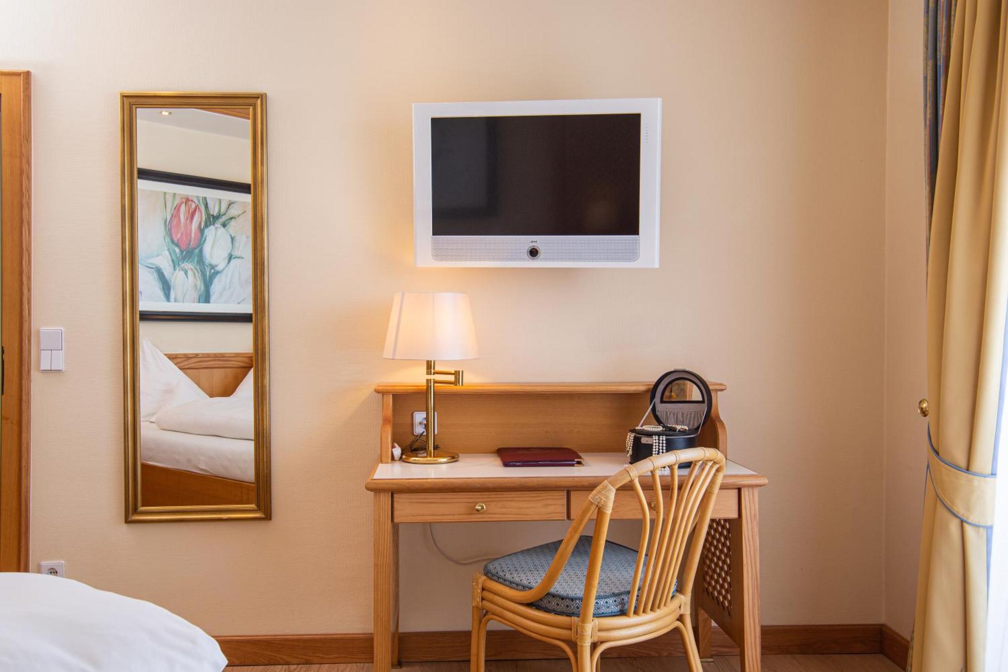 Thermenhotel Quellenhof Bad Fussing Bagian luar foto