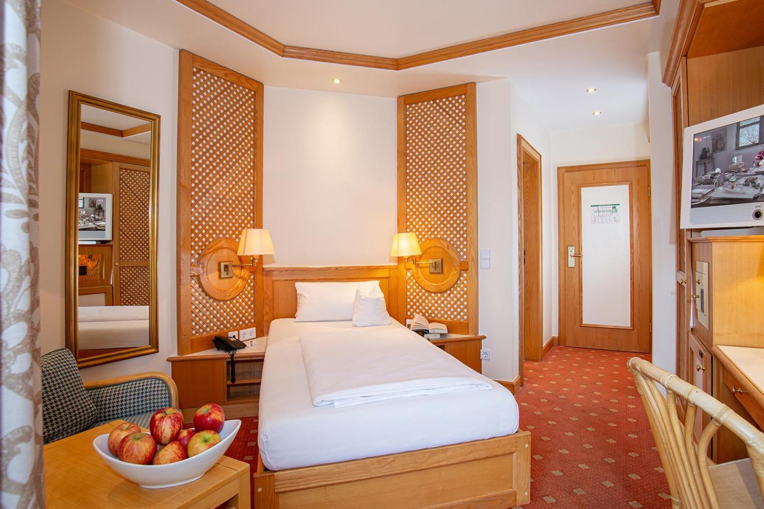 Thermenhotel Quellenhof Bad Fussing Bagian luar foto