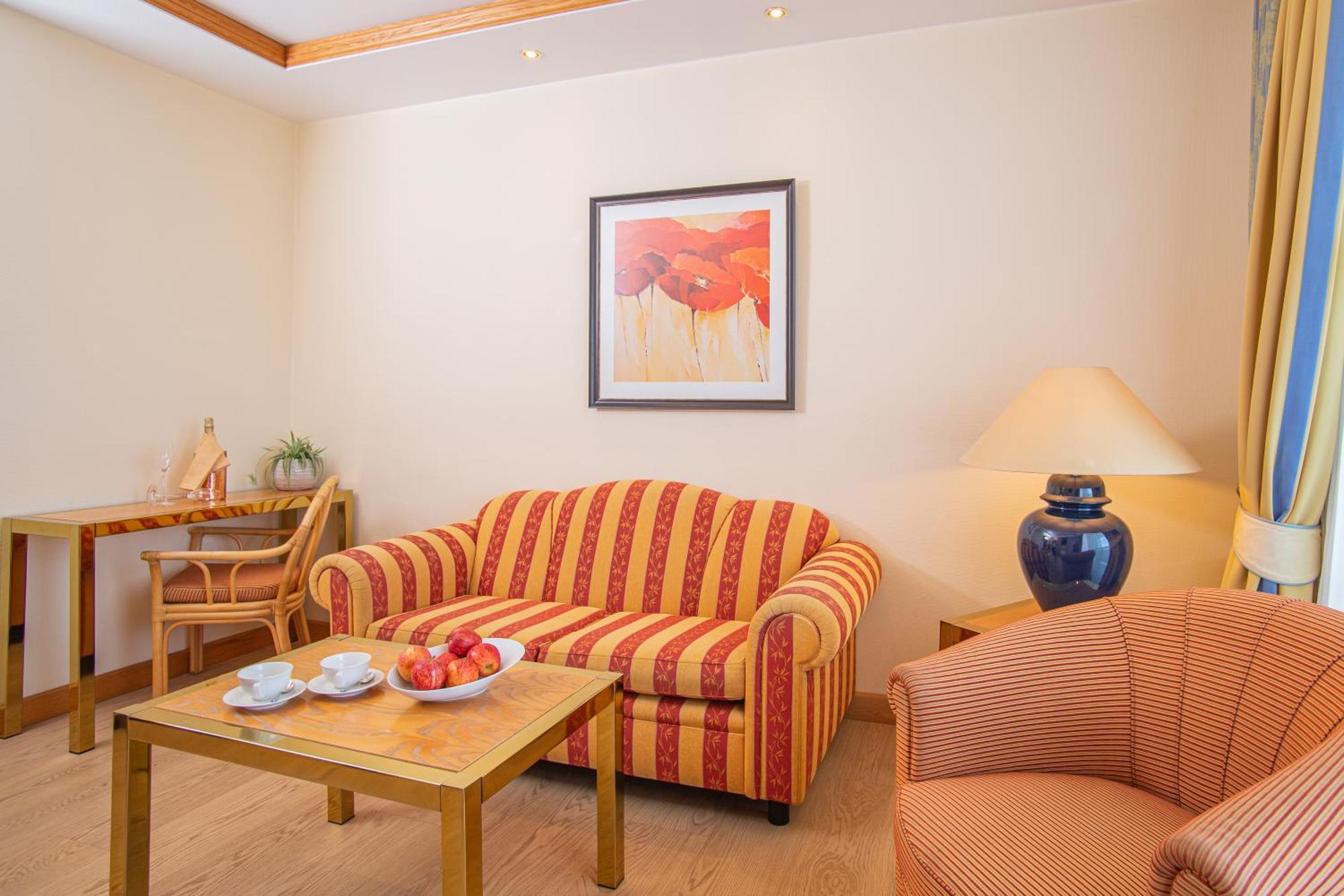Thermenhotel Quellenhof Bad Fussing Bagian luar foto